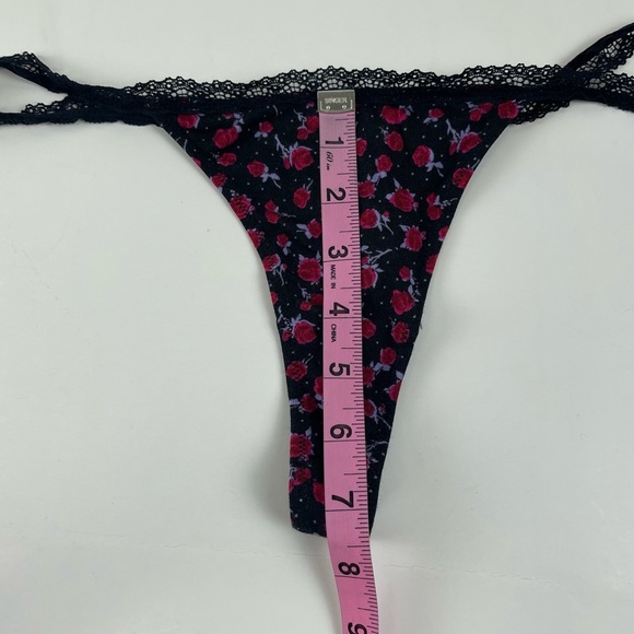NEW Intimately Free People Sustainable Super Thong Large Black Floral Lace NWOT - Picture 3 of 6